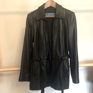 Kenneth Cole size M Black 100% leather Jacket with zipper closure